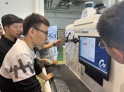 汽车工程系成功举办智能网联汽车实训设备专项培训，深化通信与自动控制技术研究